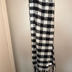 Aerie Black and White Plaid Blanket Scarf